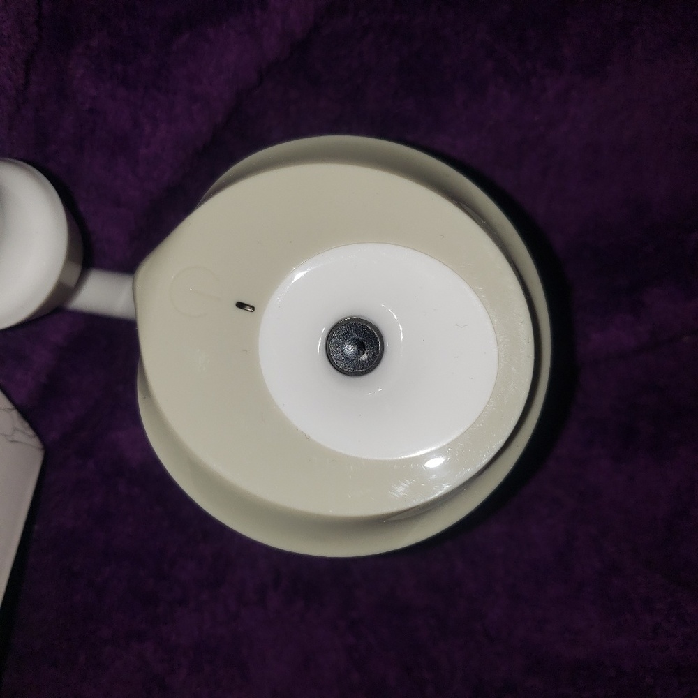 Car Essential Oil Diffuser - Picture 4 of 4